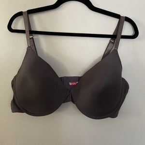 IZOD lightly padded bra, 3-hook back closure, 42DD